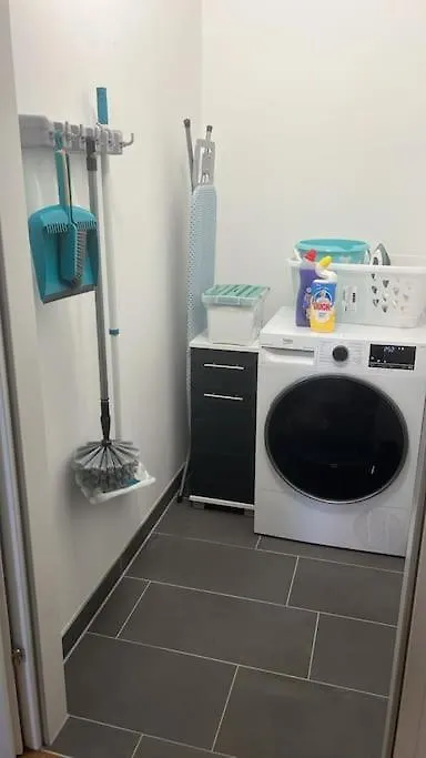 Gemuetliche 3Sz-Wohnung In 1220 Vienna Apartment